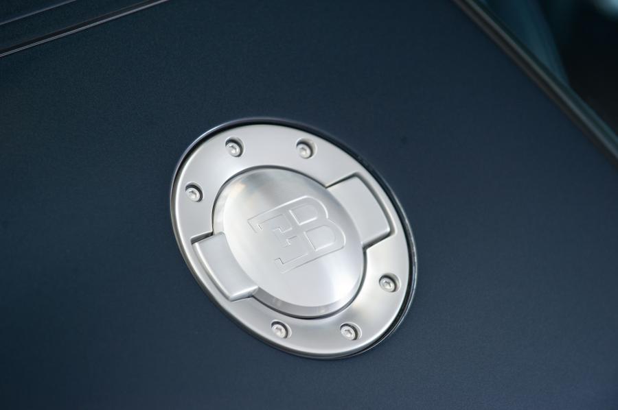  Bugatti Veyron 16.4 2008 года  (фото 12 из 31)